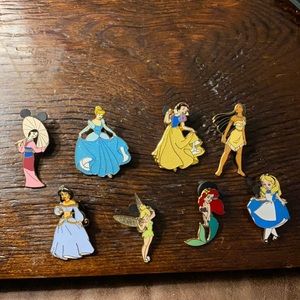 8 Disney princess pins